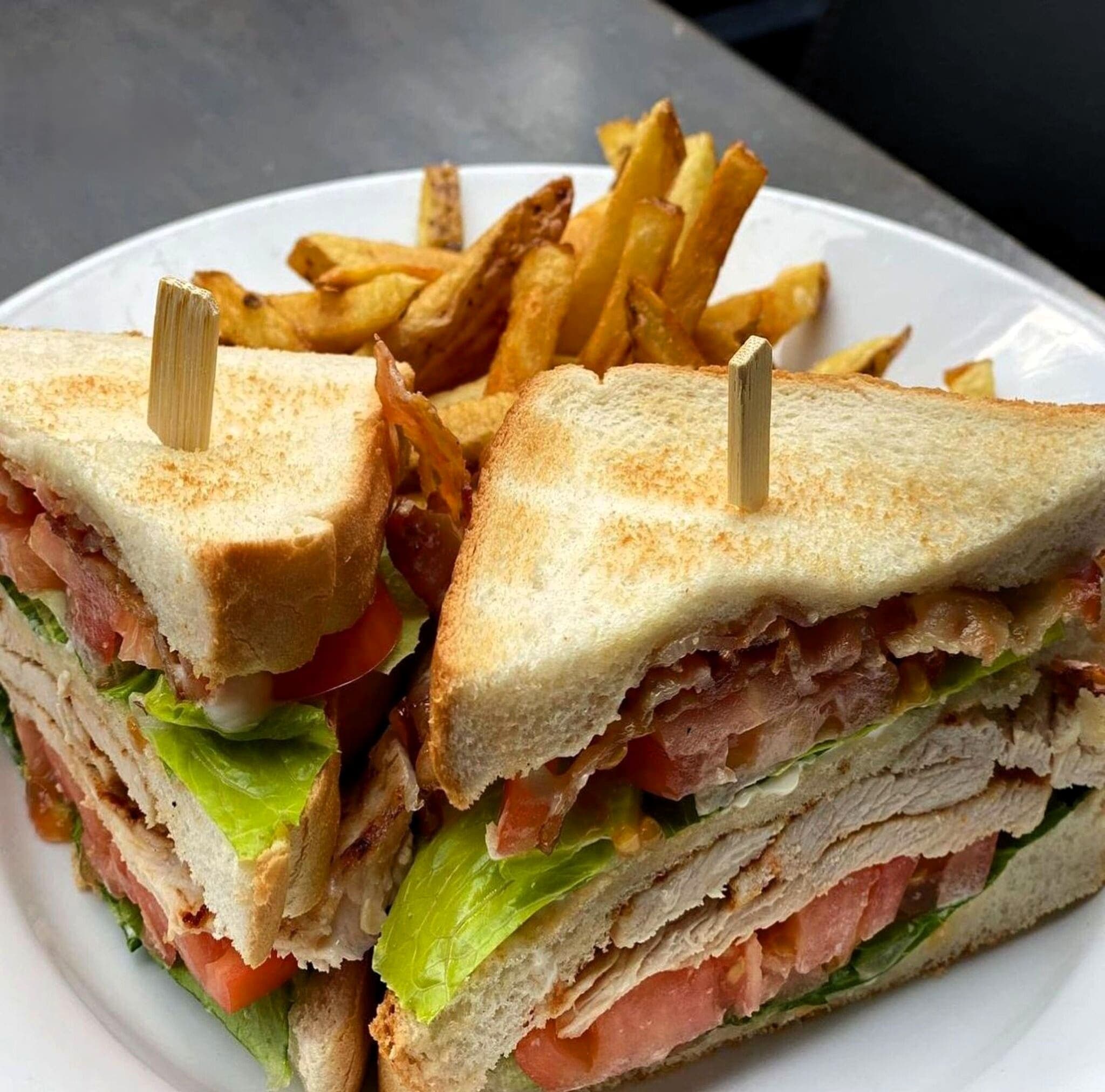 Food – Chicken Avocado Club